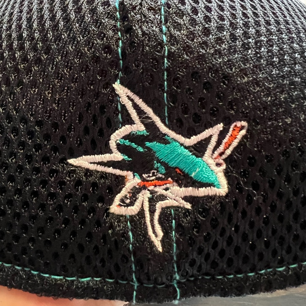 Sharks fitted hat - Picture 4 of 5